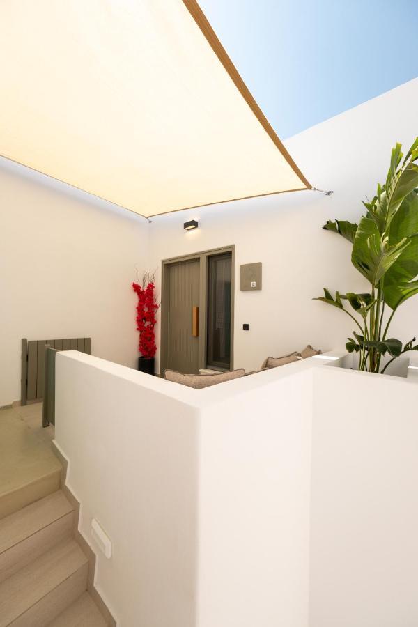 Sunsal Luxury Studios - Sky Νάουσα Εξωτερικό φωτογραφία