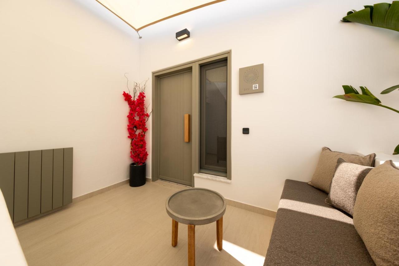 Sunsal Luxury Studios - Sky Νάουσα Εξωτερικό φωτογραφία